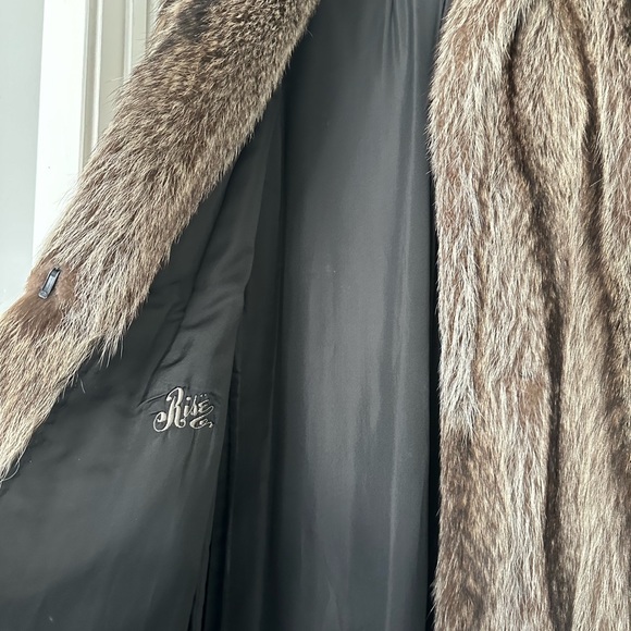 Authentic Ben Ric fur coat. - Picture 4 of 8